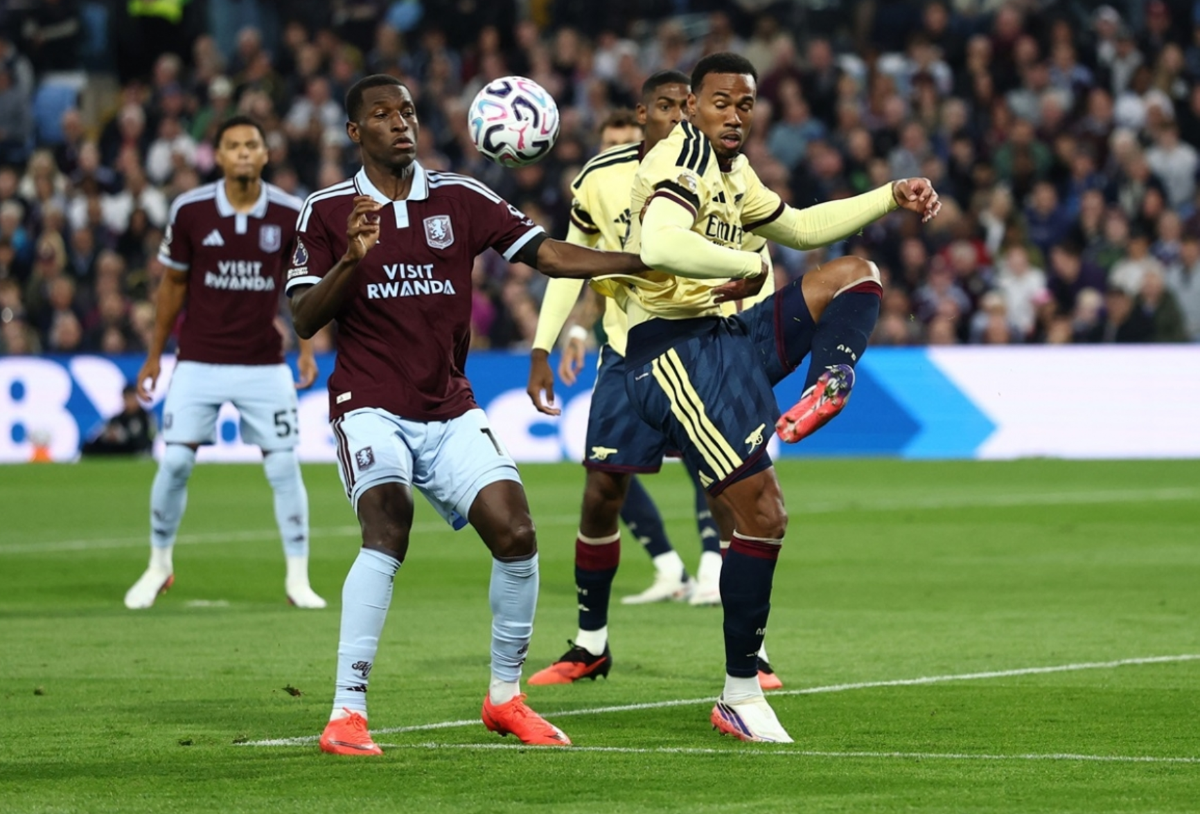 Aston Villa vs Arsenal (02:00 - 01/09)